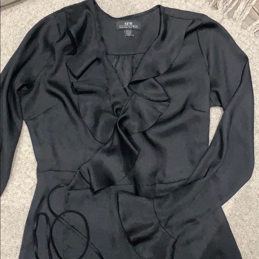 Long sleeve dress 🌹 - Picture 2 of 4